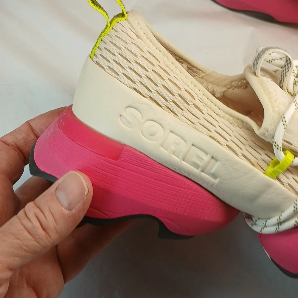 Sorel Women's Cream and Pink Sneakers size 9. mint condition
